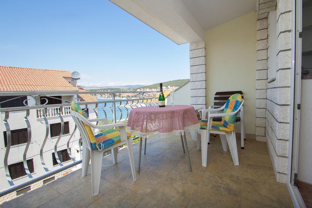 Apartments Mare Trogir Exterior photo